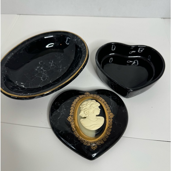 Ceramic Black Marbled Soap Dish and Heart-shaped Trinket Box w/Cameo (4-N) - Picture 4 of 5